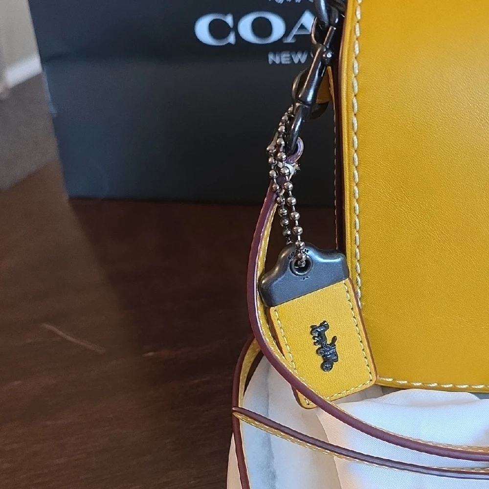 Coach 1941 Dinky Glovetanned Leather, Antique Black Hadware, Includes Dusty! - Picture 12 of 17